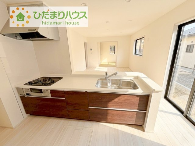 【キッチン】 | かすみがうら市下稲吉2期　新築戸建　5号棟 | 料理をしながらでも、ご家族との会話を楽しめる対面式キッチン♪