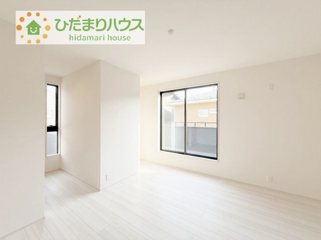 【寝室】 | かすみがうら市下稲吉2期　新築戸建　6号棟 | バルコニーに面している洋室は、主寝室にどうぞ(^^)/