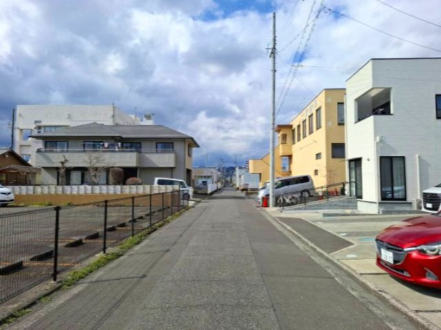 売中古戸建　静岡市葵区千代田７丁目の周辺|周辺道路：家の周りの見通しが良いため、死角が少なく、防犯面でもプラスに働きます。