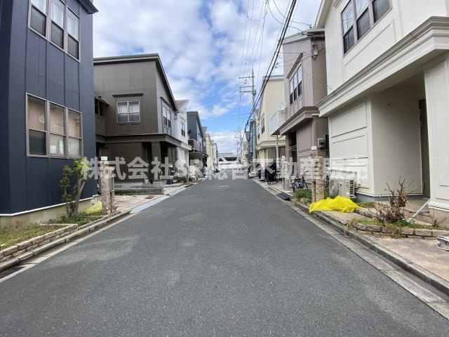 岩田町6丁目中古戸建の前面道路含む現地写真|前面道路含む現地写真です