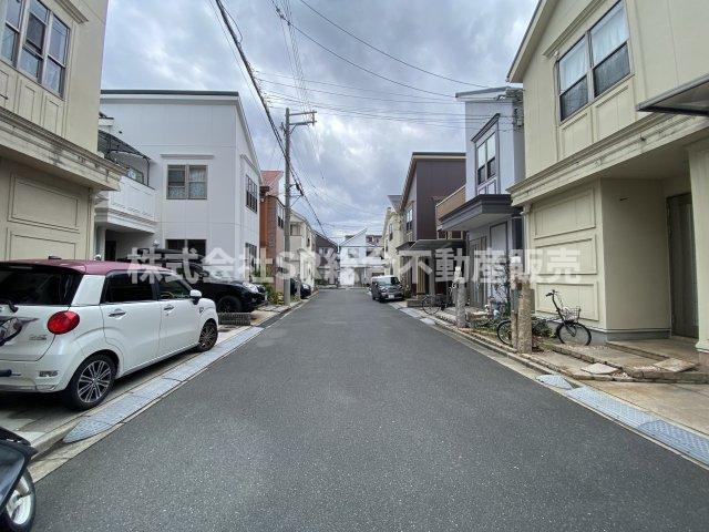 岩田町6丁目中古戸建の前面道路含む現地写真|前面道路含む現地写真です