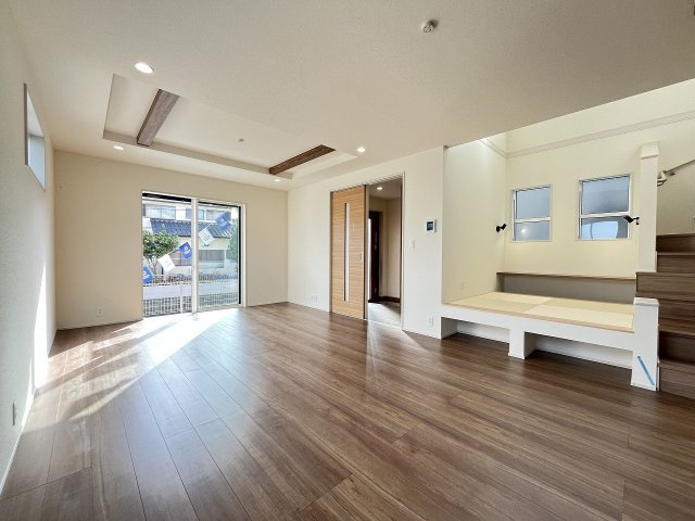 【内装】 | 福岡市東区美和台5丁目2期　2号棟（全3棟）【仲介手数料無料・0円】 | 施工例。施工例は完成時と異なる場合があります。