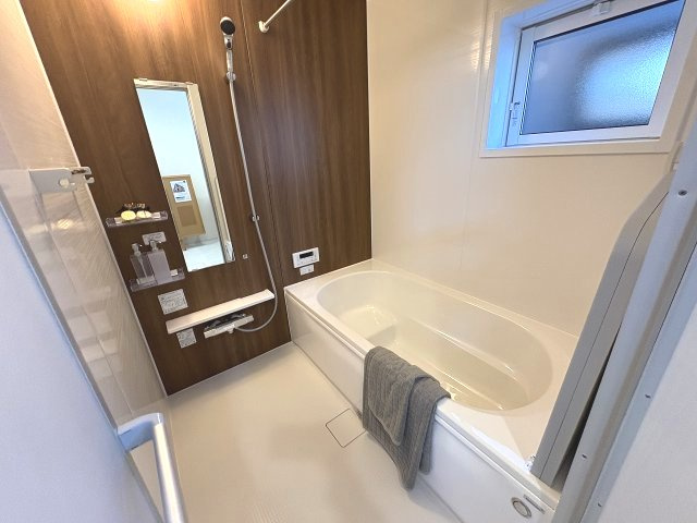 【浴室】 | 福岡市東区美和台5丁目2期　3号棟（全3棟）【仲介手数料無料・0円】 | 施工例。浴室です。施工例は完成時と異なる場合があります。