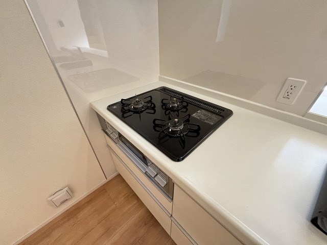 【キッチン】 | 福岡市東区美和台5丁目2期　3号棟（全3棟）【仲介手数料無料・0円】 | 施工例。施工例は完成時と異なる場合があります。