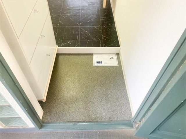 松栄マンション１号棟の玄関