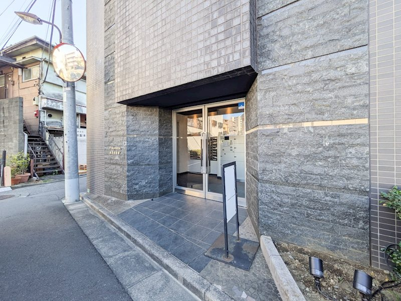 豊島区上池袋４丁目の賃貸マンションのエントランス