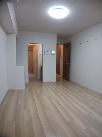 【居間・リビング】 | グランデ神ノ輪　Ｂ | こちらのリビングで趣味の時間をお楽しみください