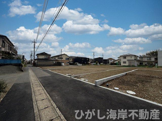 中郡西小磯　売地　全５区画の前面道路含む現地写真|現地外観