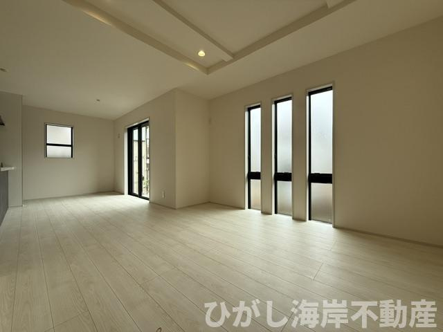 茅ヶ崎市堤　新築戸建の居間・リビング|18.7帖　LDK