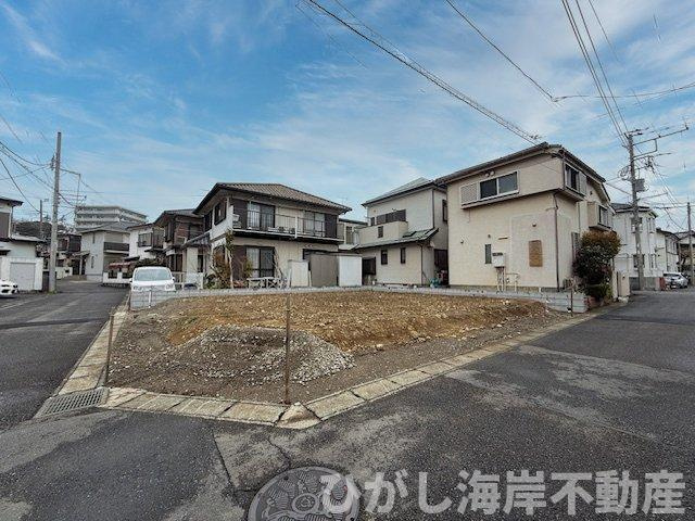 藤沢市城南１丁目　売地　全２区画の前面道路含む現地写真|現地外観