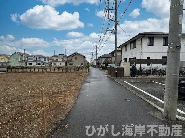 茅ケ崎市萩園　売地　全２区画の前面道路含む現地写真|現地外観