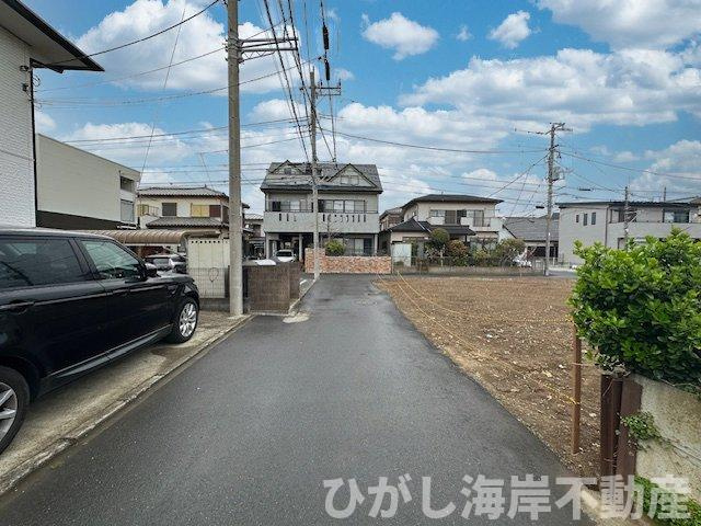 茅ケ崎市萩園　売地　全２区画の前面道路含む現地写真|現地外観