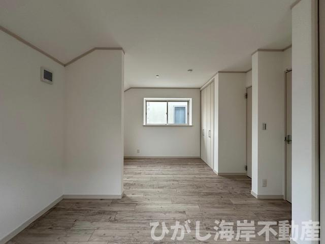 藤沢市辻堂東海岸2丁目　中古戸建の内装|新規リフォーム完了！　9.8帖　洋室
