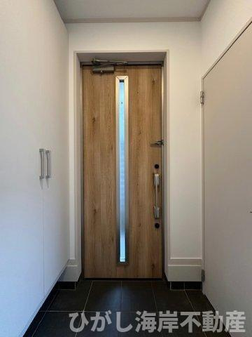 藤沢市辻堂東海岸2丁目　中古戸建の玄関|新規リフォーム完了！　玄関