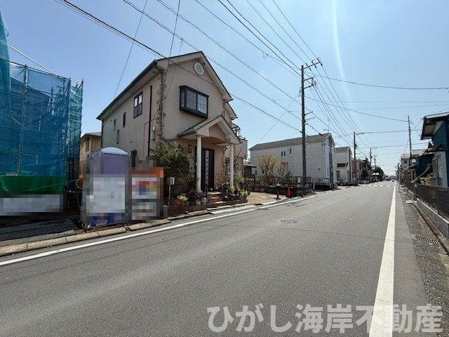 平塚市西八幡3丁目　新築戸建の前面道路含む現地写真|3月28日撮影　建築中　現地外観