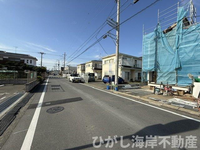 平塚市西八幡3丁目　新築戸建の前面道路含む現地写真|6月5日撮影　建築中　現地外観