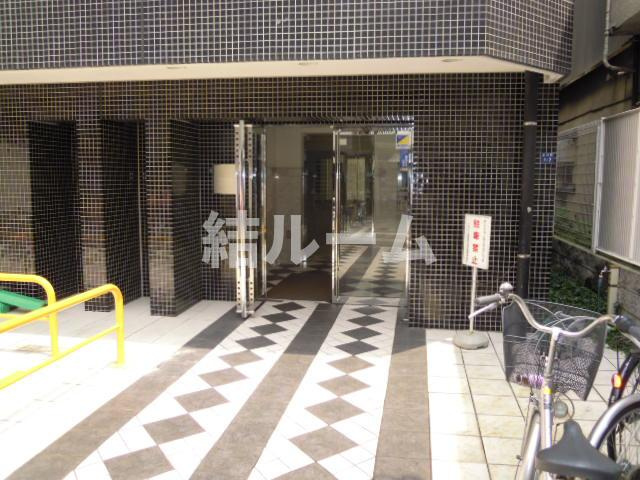 板橋区氷川町の賃貸マンションのエントランス