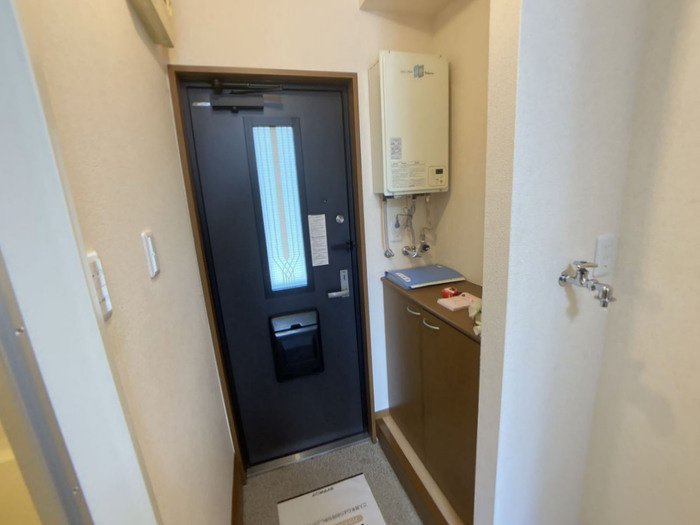 サンステージ東通103の玄関