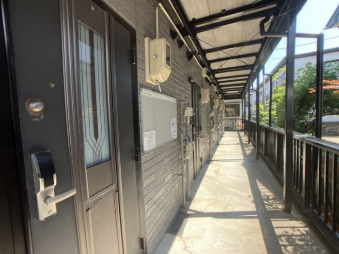 サンステージ東通103のエントランス