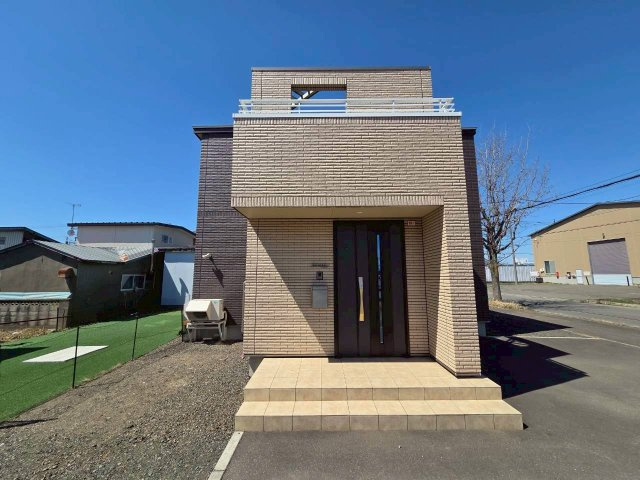 鳥取南5丁目<一条工務店様施工>中古住宅の外観