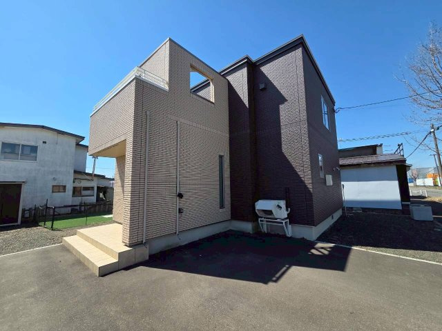 鳥取南5丁目<一条工務店様施工>中古住宅の外観