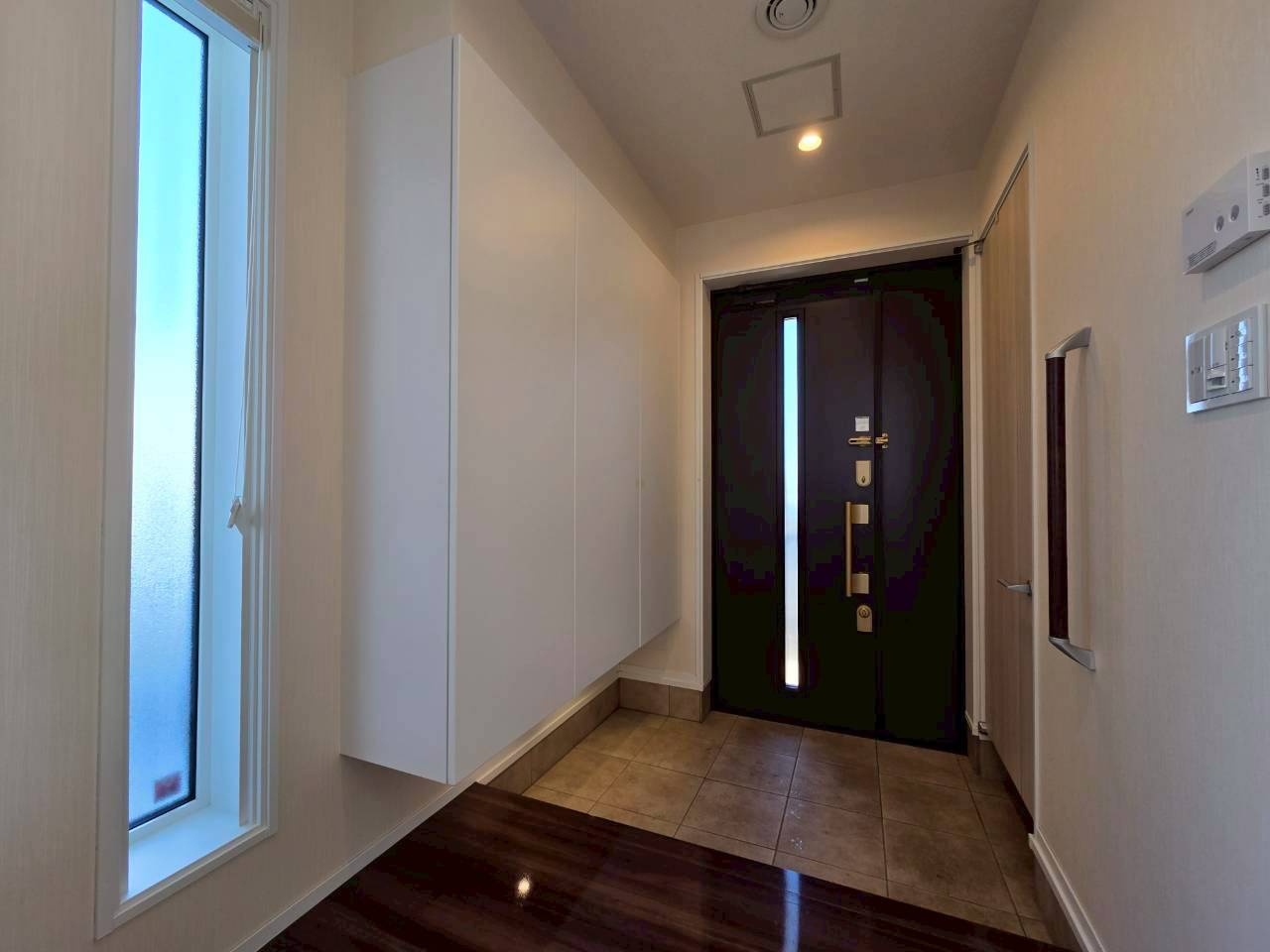 鳥取南5丁目<一条工務店様施工>中古住宅の居間・リビング