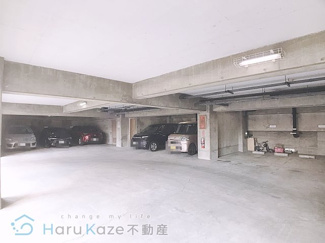 【駐車場】