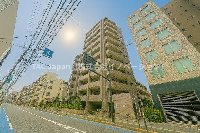 ライオンズガーデンヒルズ白山の外観|控えめながらも洗練されたフォルムが、街並みに自然と溶け込みます。ほどよい高さと落ち着きのある佇まいが、住まう人に安心感と静かな誇りをもたらします。