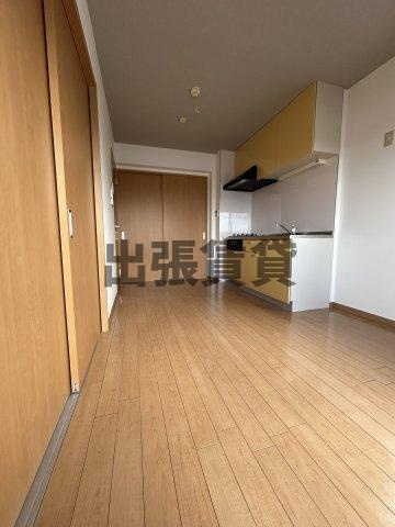 仲介手数料0円！！TRINITYの居間・リビング