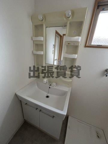 仲介手数料0円！！TRINITYの独立洗面台