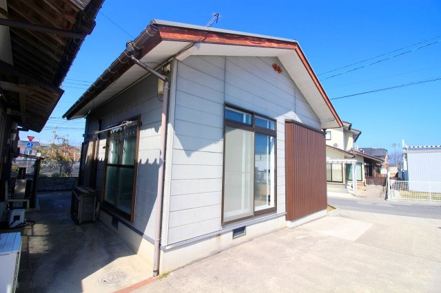 上福原5丁目中古戸建+離れの外観|【付属建物：離れ】
平成9年建築の付属建物になります。