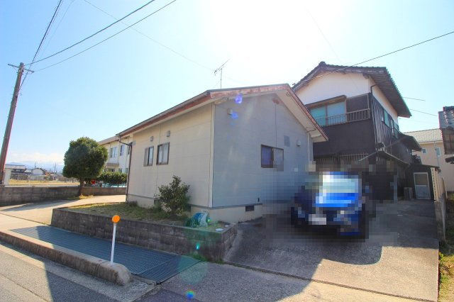 上福原5丁目中古戸建+離れの外観|間口は約17.2ｍと広々♪