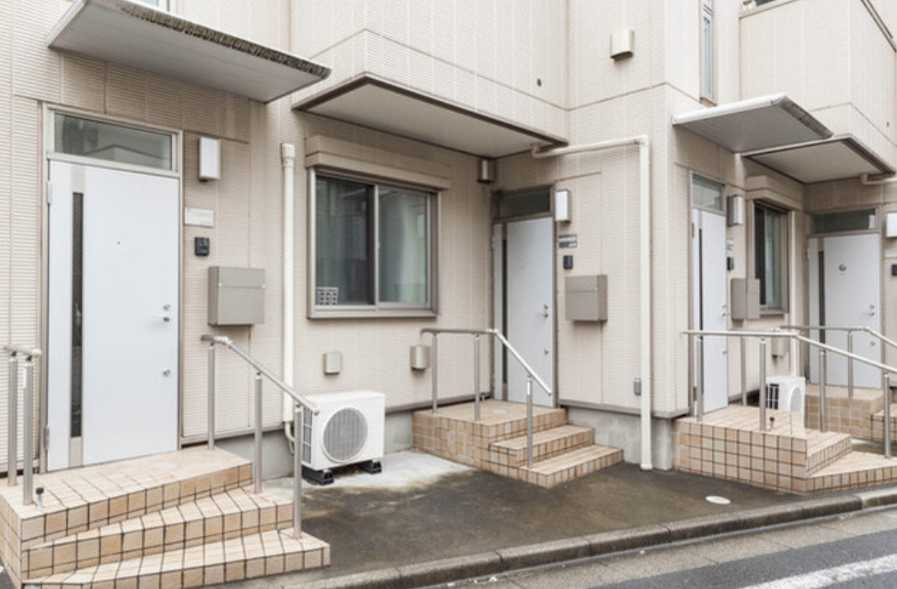 プレジール駒沢　追焚　駅近　内階段のエントランス