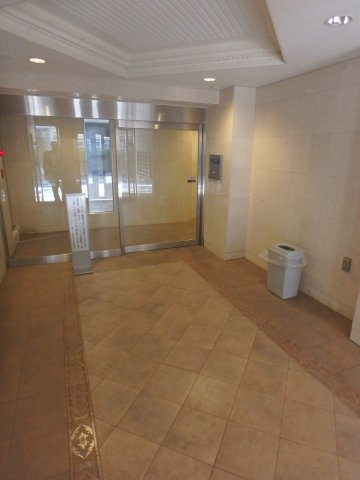 ロアール御茶ノ水順天堂大学前のエントランス