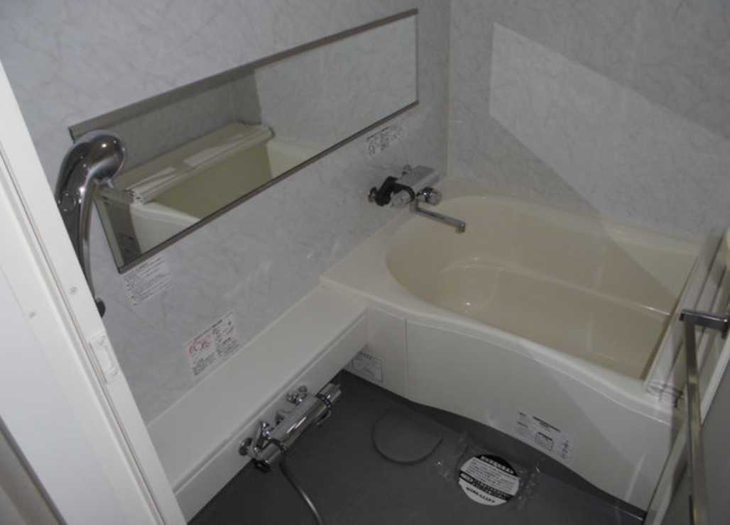 COZYCOURT三軒茶屋TOKYO　三井ホーム施工　陽当たり良好　高層階の浴室