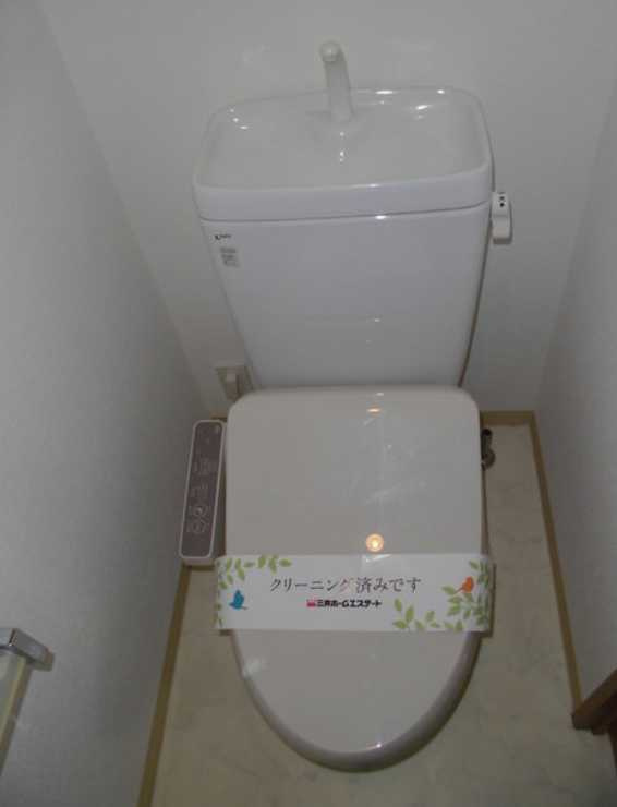 COZYCOURT三軒茶屋TOKYO　三井ホーム施工　陽当たり良好　高層階のトイレ