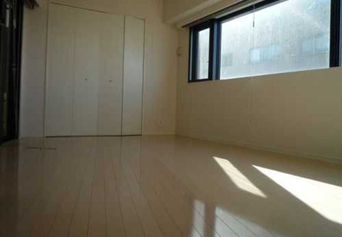 COZYCOURT三軒茶屋TOKYO　三井ホーム施工　陽当たり良好　高層階の居間・リビング