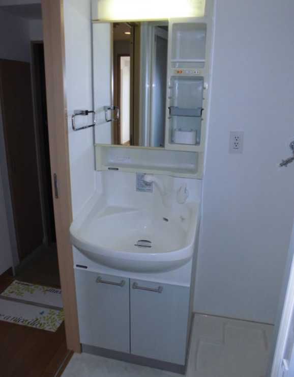 COZYCOURT三軒茶屋TOKYO　三井ホーム施工　陽当たり良好　高層階の洗面所