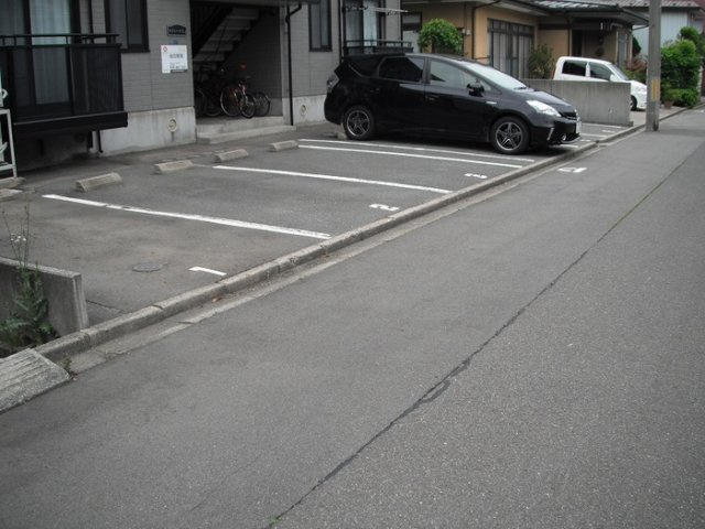 セジュールＡｊ202の駐車場