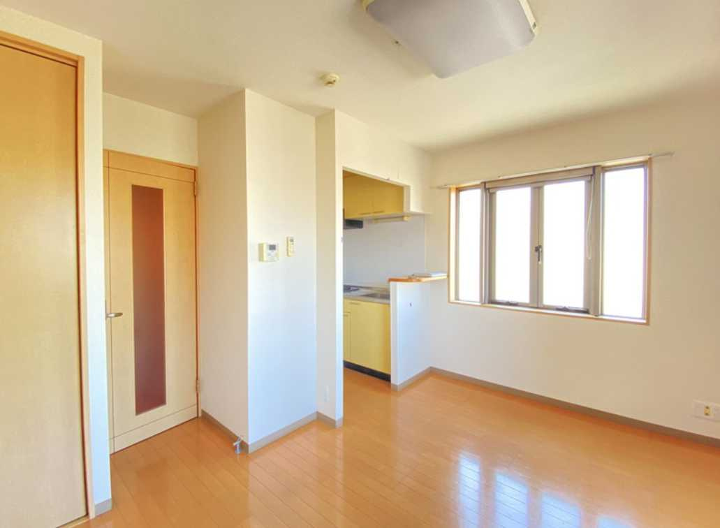 ドエル下馬　南東角部屋　独立洗面台　オートロックの居間・リビング