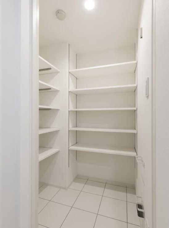 ReveResidence三宿　ペット相談　礼金０　築浅の収納