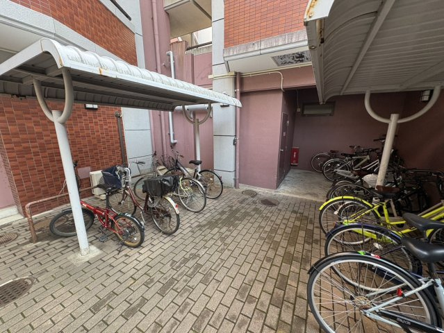 ロマネスク西公園第３の駐輪場