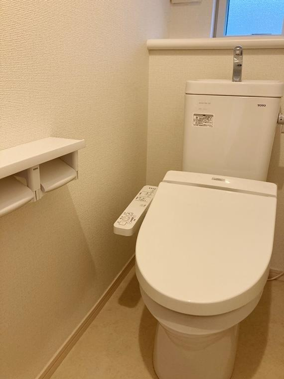 緑町戸建のトイレ