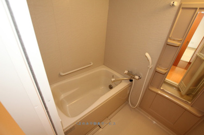 【浴室】 | パルデンスエコノⅤ | お風呂です
パルデンス・エコノⅤ603号室2013/5/3撮影