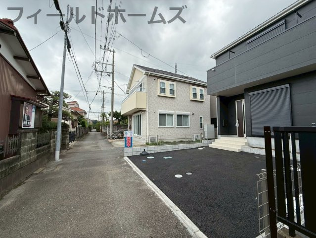平塚市長持新築戸建て　第15-1号棟の前面道路含む現地写真
