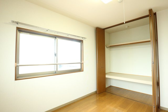 JOYFUL TOWN SODAの洋室|※別のお部屋の写真です。反転間取り。
