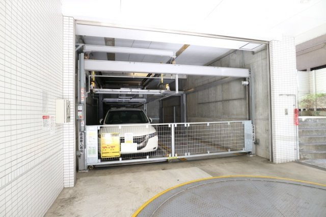 プラウドフラット神楽坂Ⅱの駐車場|※参考写真