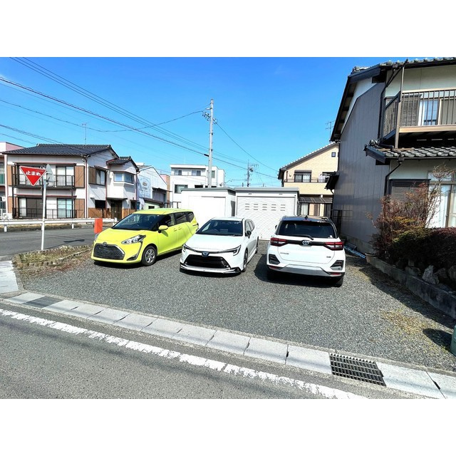 岐阜市柳津町下佐波１丁目の一戸建ての駐車場
