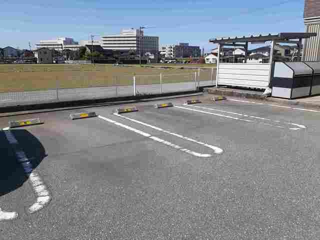 セトル・アンソレイユⅡ　Ｂの駐車場|駐車場に車を止められます