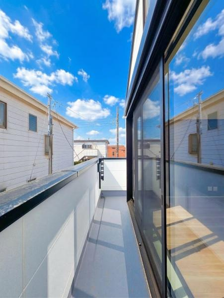 横浜市戸塚区南舞岡２丁目の新築一戸建のバルコニー|陽当り良好のバルコニー！
風通しもよく気持ちいいです